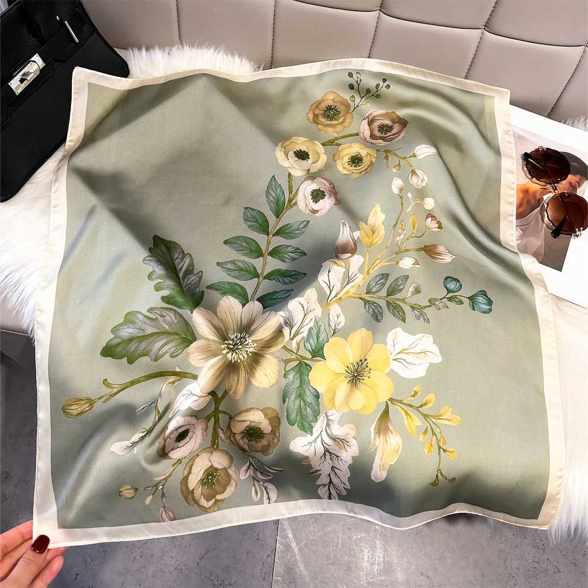 2026 New Floral Print Silk Square Scarves Fem Hijab Foard Bandana Wen Scarf Soft Satin Neck Ties Fashion Kerchief X260328