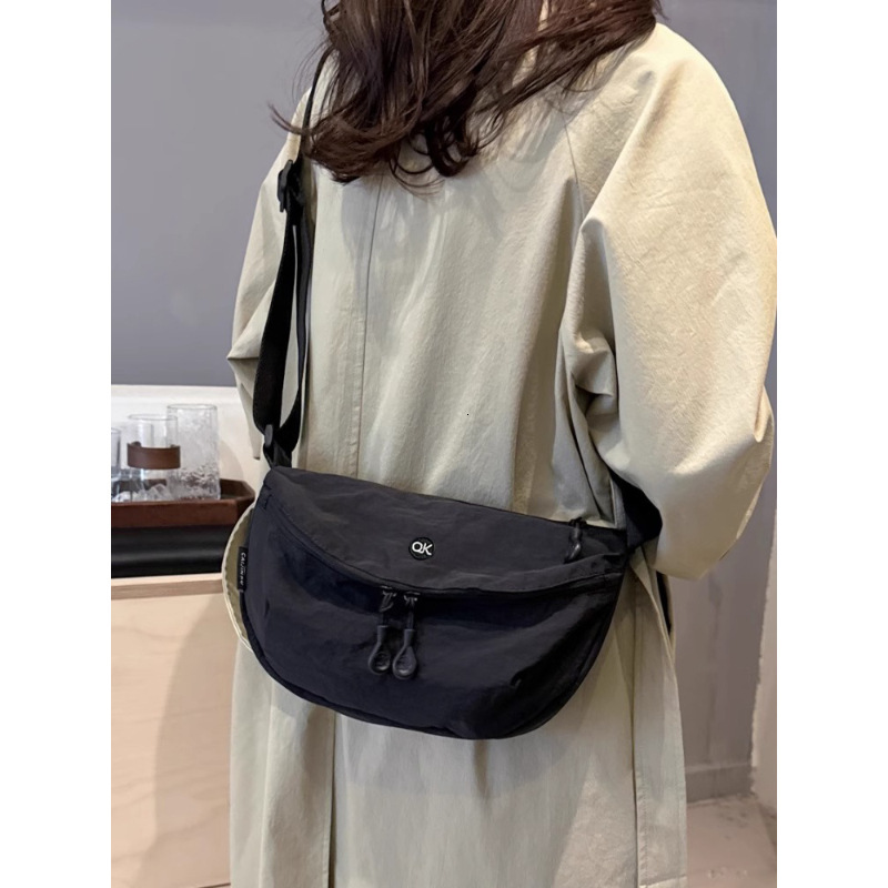 Japanese Style Ultra-Light Waterproof Crossbody Oxford Cloth Unisex Versatile Single Shoulder Nylon Lightweight Practical Saddle Chest Bag
