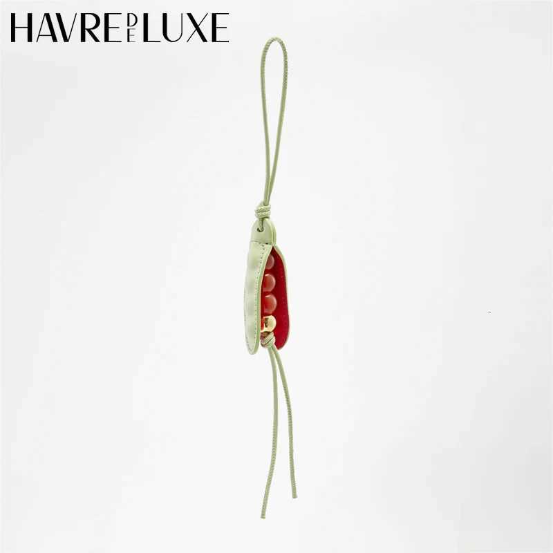 Cowhide pea bag charm keychain car accessories handmade pea pods leather bag pendant High-end bag accessories Z260330