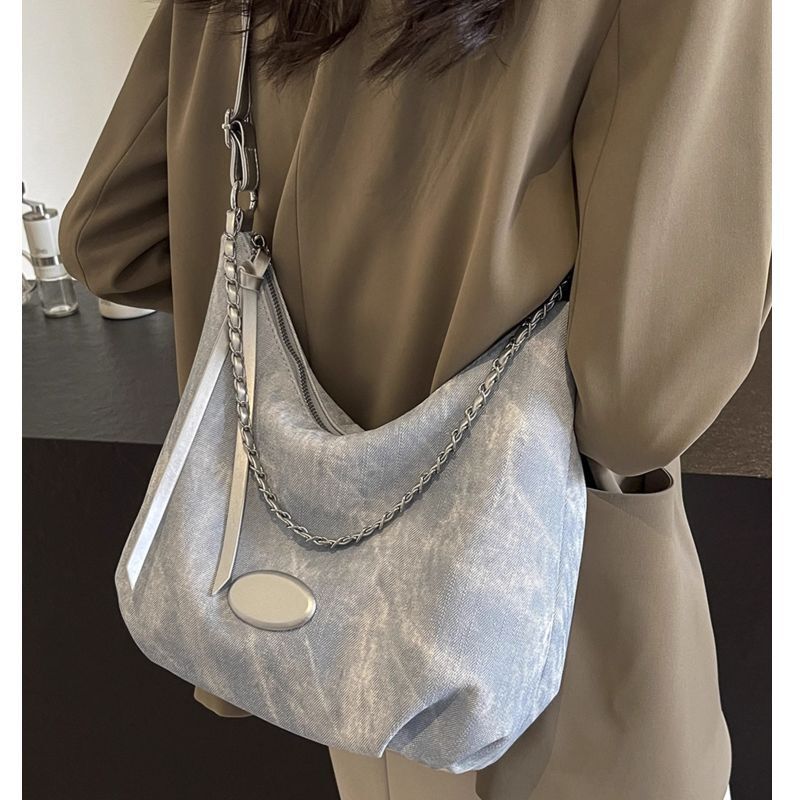 Minimalist Large Capacity Pleated Cloud Crossbody for Women 2025 New Fashion Versatile Commuter Shoulder Tote Bag