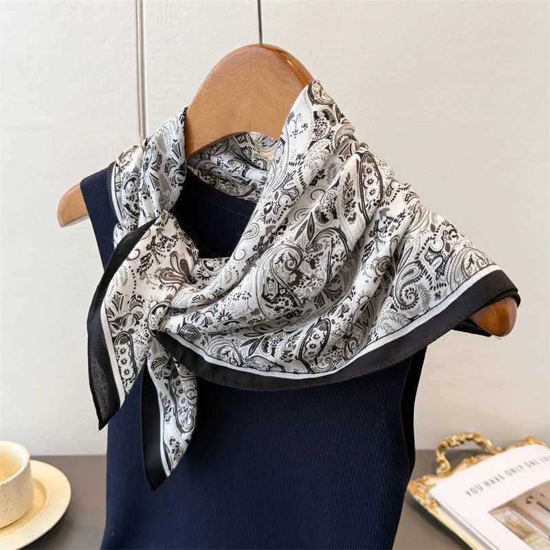 6565cm Square Scarfs Paisley Print Cotton Feel scarf Spring Autumn Warm Scarves Wen Decoration Soft Foard Bandana Wraps X260328
