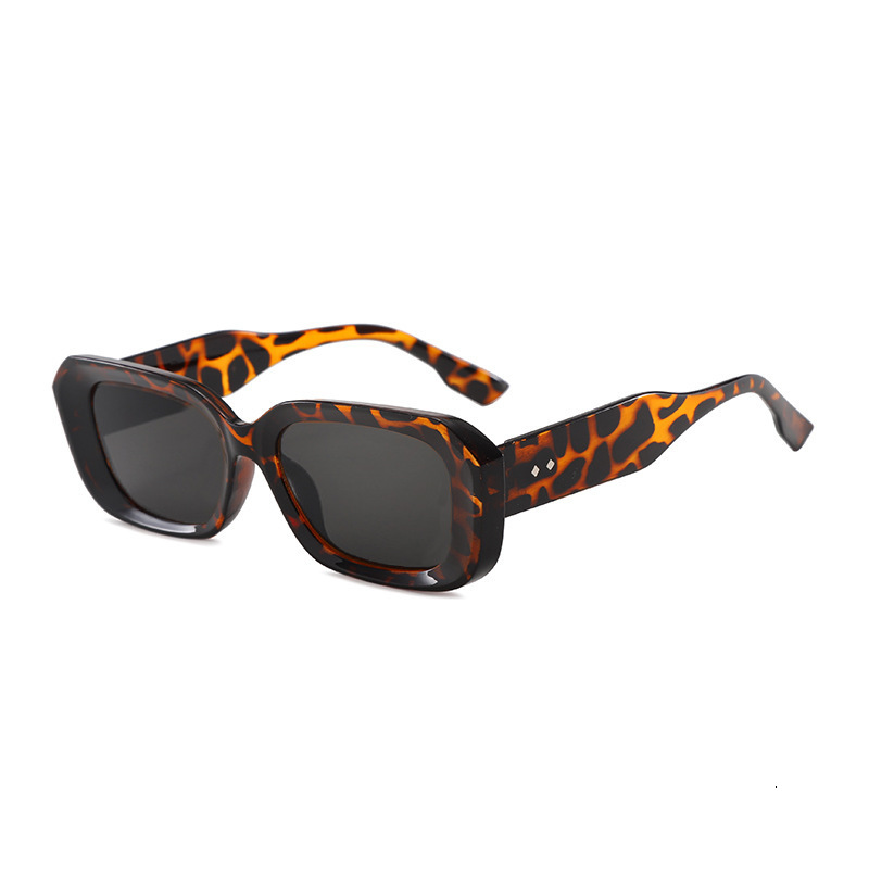 2026 Retro Square Rivet Designer Sunglasses Luxury Brand Fashion Accessories Outdoor Trendy Small Frame Sunscreen Sunglasses Ins Personalized Street S