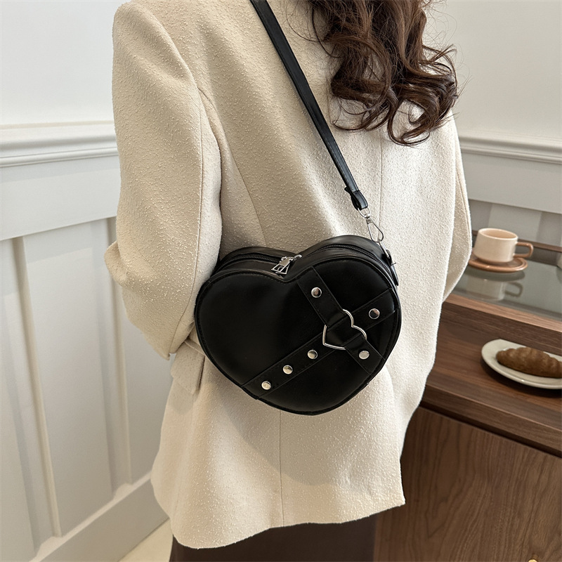 Free Shipping High Value Heart Shaped Crossbody Bag for Women Rivet Decor Shoulder Bag Sweet Y2K Style Purse