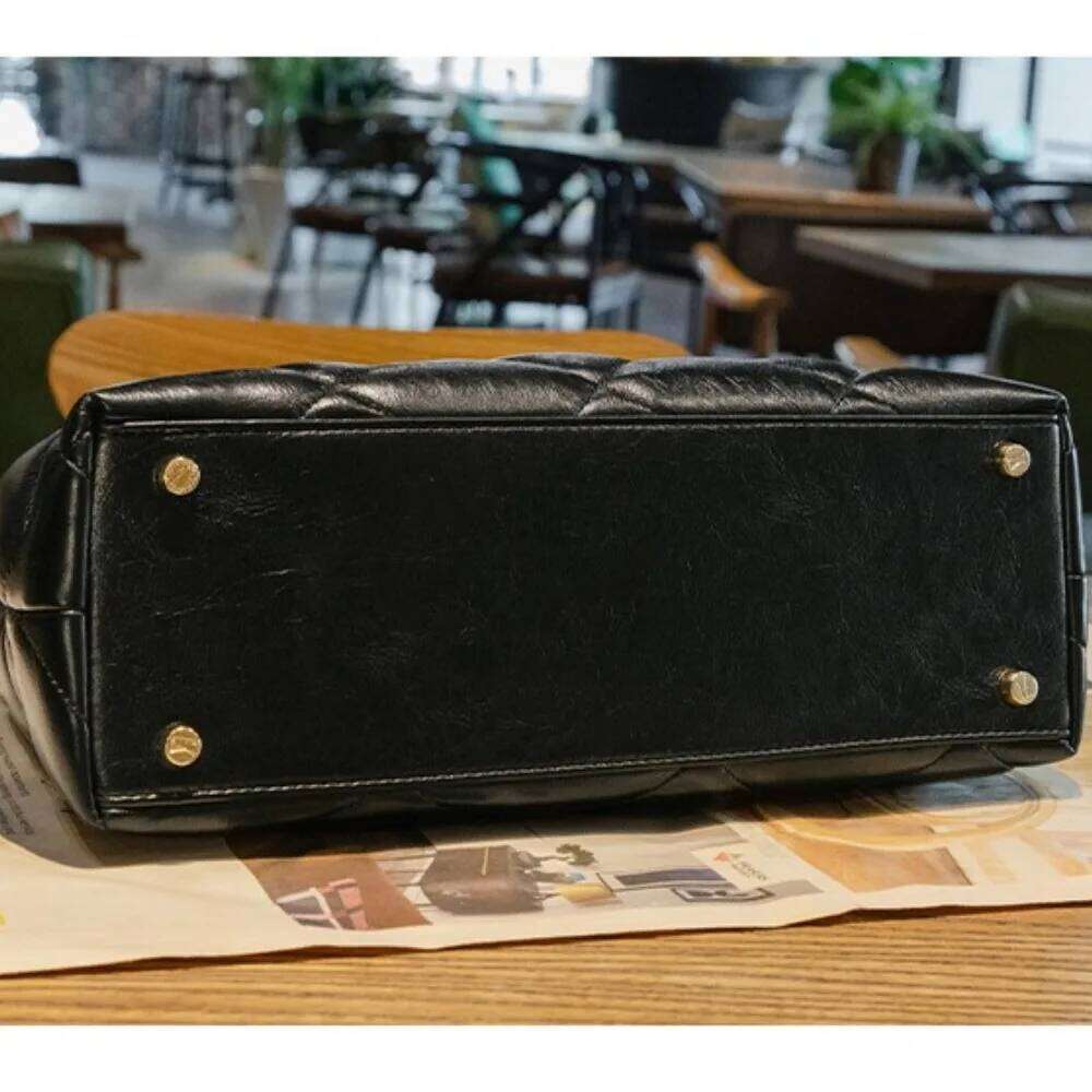 2026 New Large Capacity Diamond Grid Soft Leather Women's Handbag, Casual Multi Functional Shoulder Bag