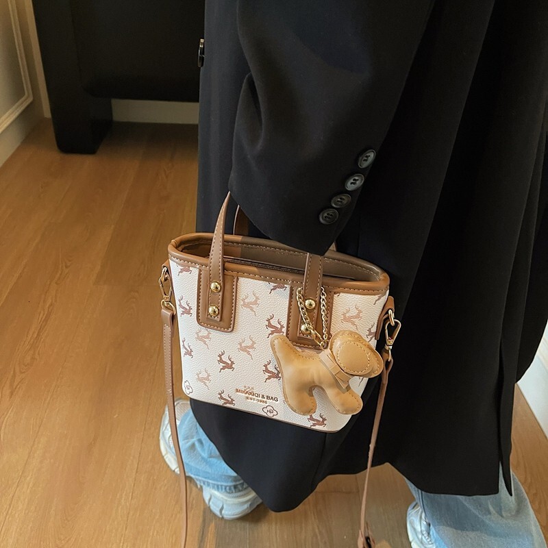 2025 Autumn Winter Super Popular Versatile Niche Basket Handbag New High-end Printed Crossbody Bucket Bag