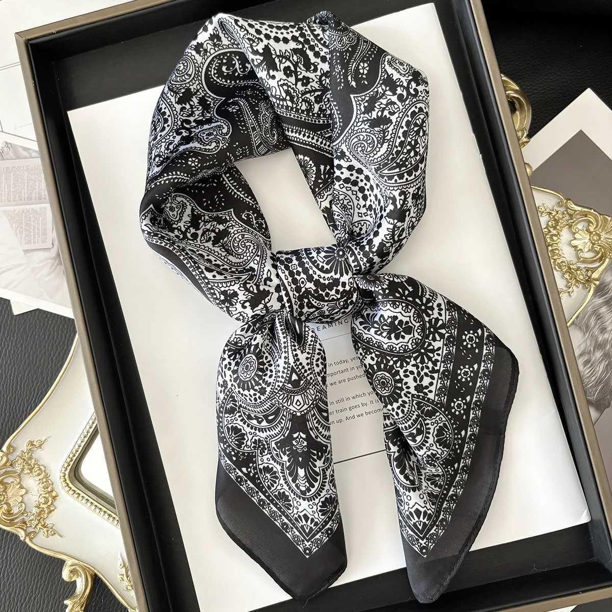 Luxury Rose Print Brand Scarves Soft Satin Square Scarves Neckerchief Wen Shawls Hijab Scarf Bandana 70X70CM X260328