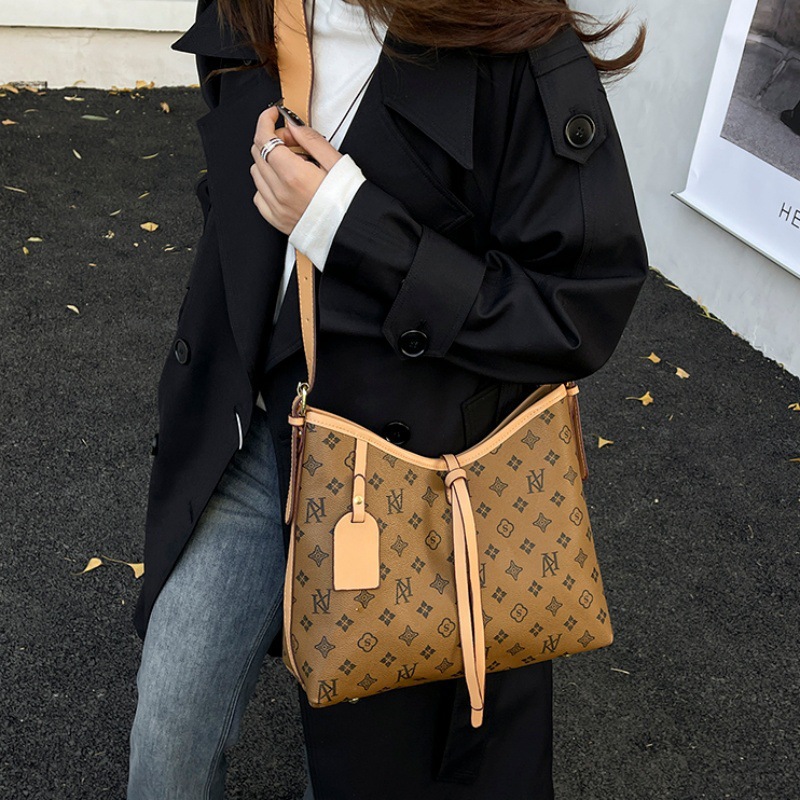 Free shipping Designer bag Women's Versatile Large Capacity Tote Bag with Shoulder Strap - Classic Plaid Design Superiority