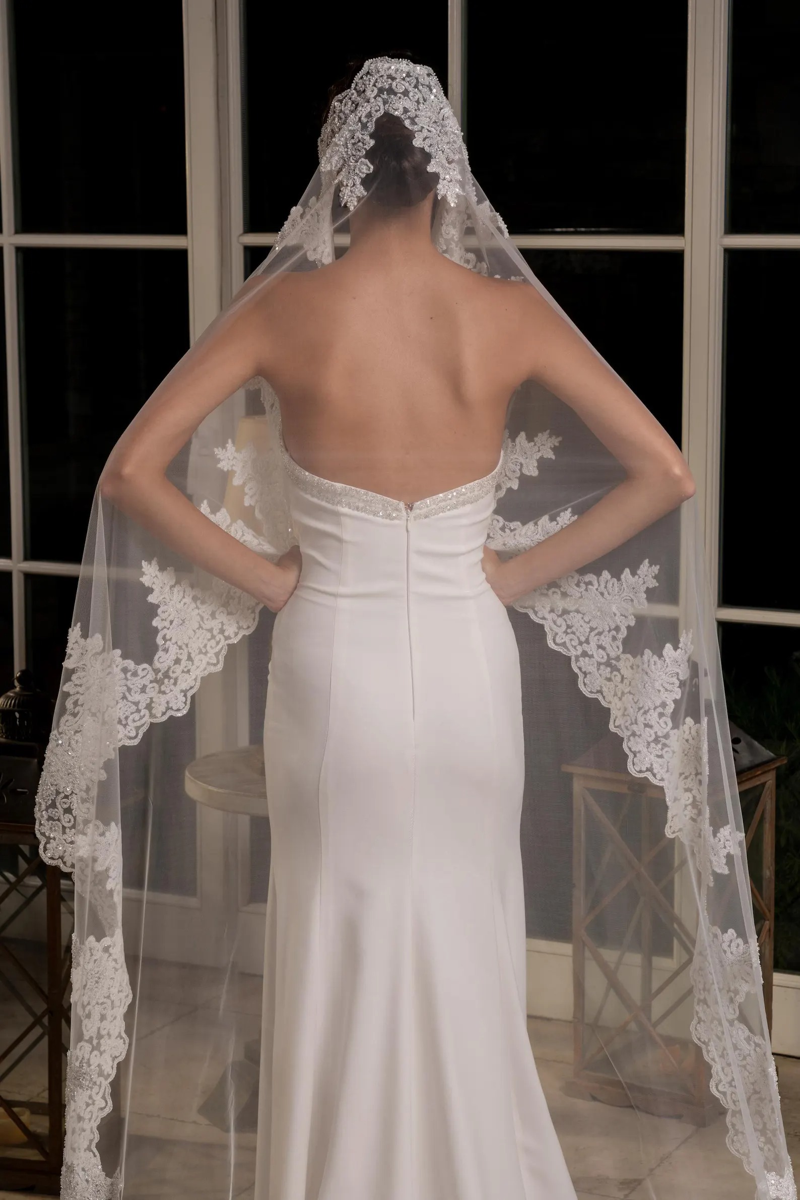 Classic Bridal Veils Long Appliques Lace Wedding Veil 1 Layer 3 Meters Long Tulle For Brides Hair Accessories Custom Made