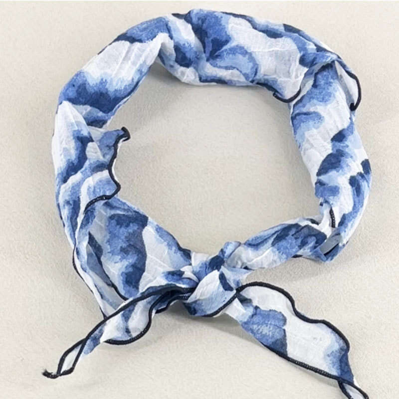 New Spring Autumn Vintage Artistic Pure Linen Triangle With Unique Design And Gradient Print, Small Decorative Neck Scarf Qian Pan