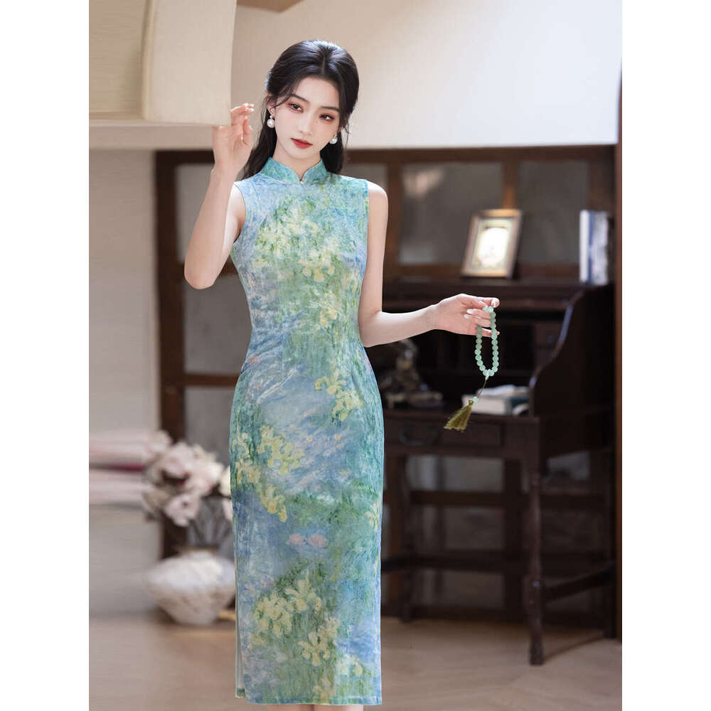 2026 Retro New Chinese Style Gold Diamond Velvet Modified Sleeveless Cheongsam For Artistic Girls, Slim Fit Elegant Daily Dress Qipao Hanfu Silk