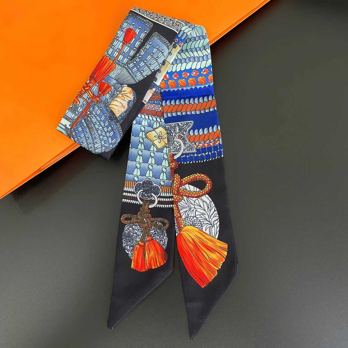 2023 New Design Armor Print Wen Scarf Luxury Brand Silk Scarf Fashion Hair band Foard Skinny Bag Scarves Neckerchief X260328