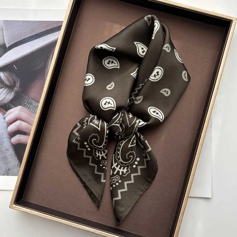 Paisley Design Print Scarf Silk Imitation Scarf Wen Square Hairbands Foard Fem Bandana Neck Kerchief bands 2026 New X260328