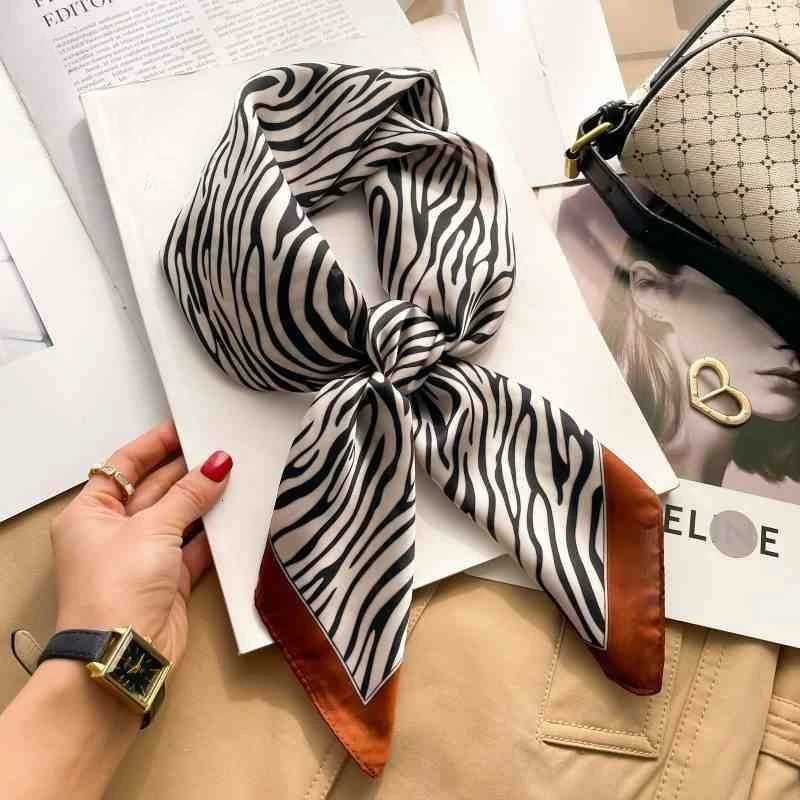 70cm Luxury Leopard Print Silk Square Scarf Wen Foard Hairband Hands Bag Ribbon Hijab Neckerchief band Soft Satin X260328