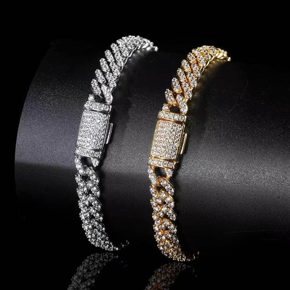 Through the GRA tester, Hip Hop Jewelry 925 sterling silver 8mm frosty VVS Cuban link morganite necklace for men, exudes a sense of sophistication.