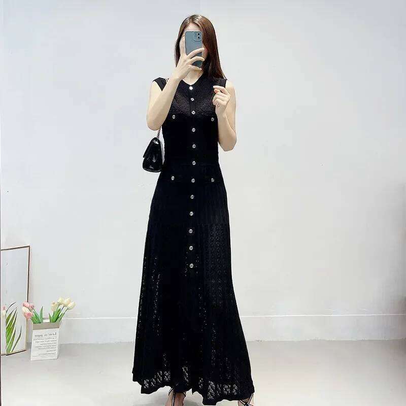 Women Single Breasted Knitted Dress Autumn Winter Slim Female Elegant A-Line O-Neck Black Sleeveless Long Robe Mdng260330