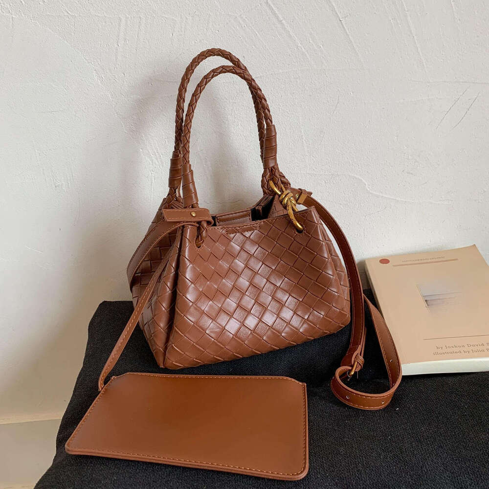Shoulder Bag Luxury Bag Women's Autumn Winter Outdoor Casual Crossbody Bag Handheld Small Boutique Bucket Bag Designer Bags Large Capacity Undera