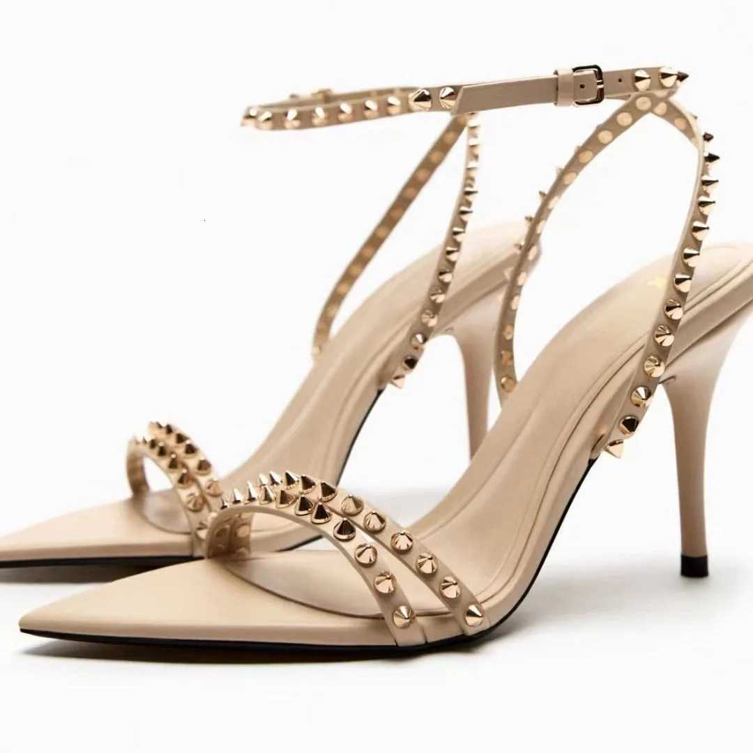 2025 Summer New Product Rivet High Heel Strap Pointed Sandals Womens Thin Heel Large Sandals Fashion Banquet Womens Shoes Z260330