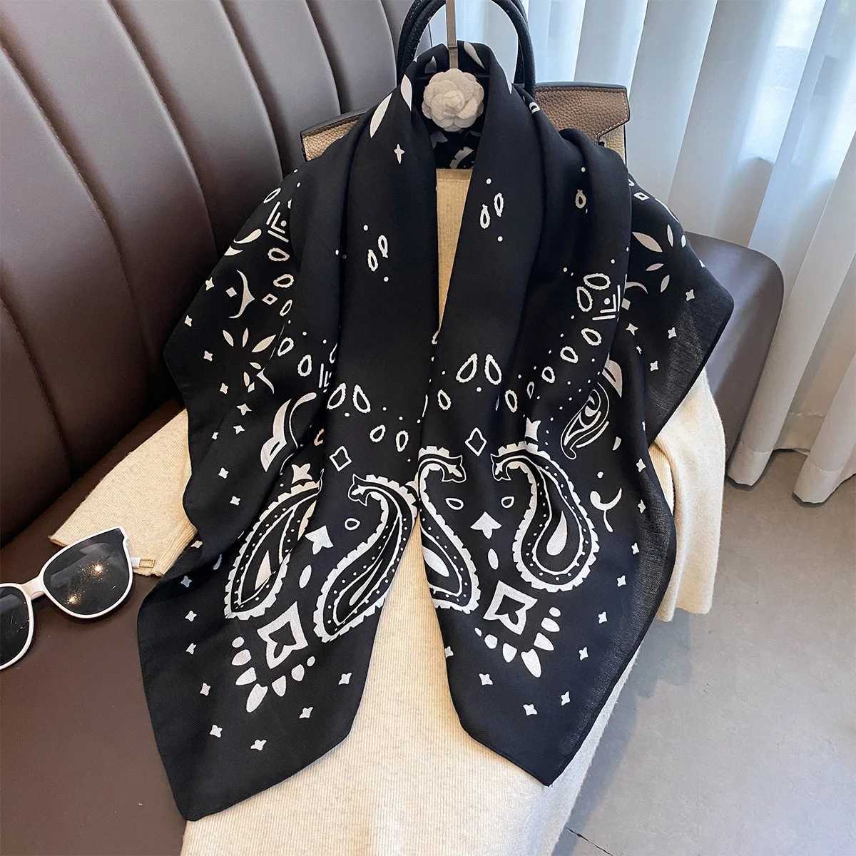 9090cm Paisley Printed Square Scarf For Wen Imitation Silk Scarves Banda Luxury Large Shawl Beach Wraps Elegant Hijab X260328