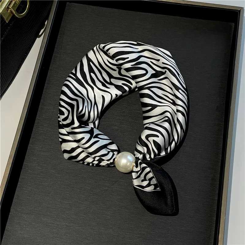 Pearl necklace Magnetic buckle Lazy silk scarf Wens pendant Scarf Clavicle chain Silk scarf X260328