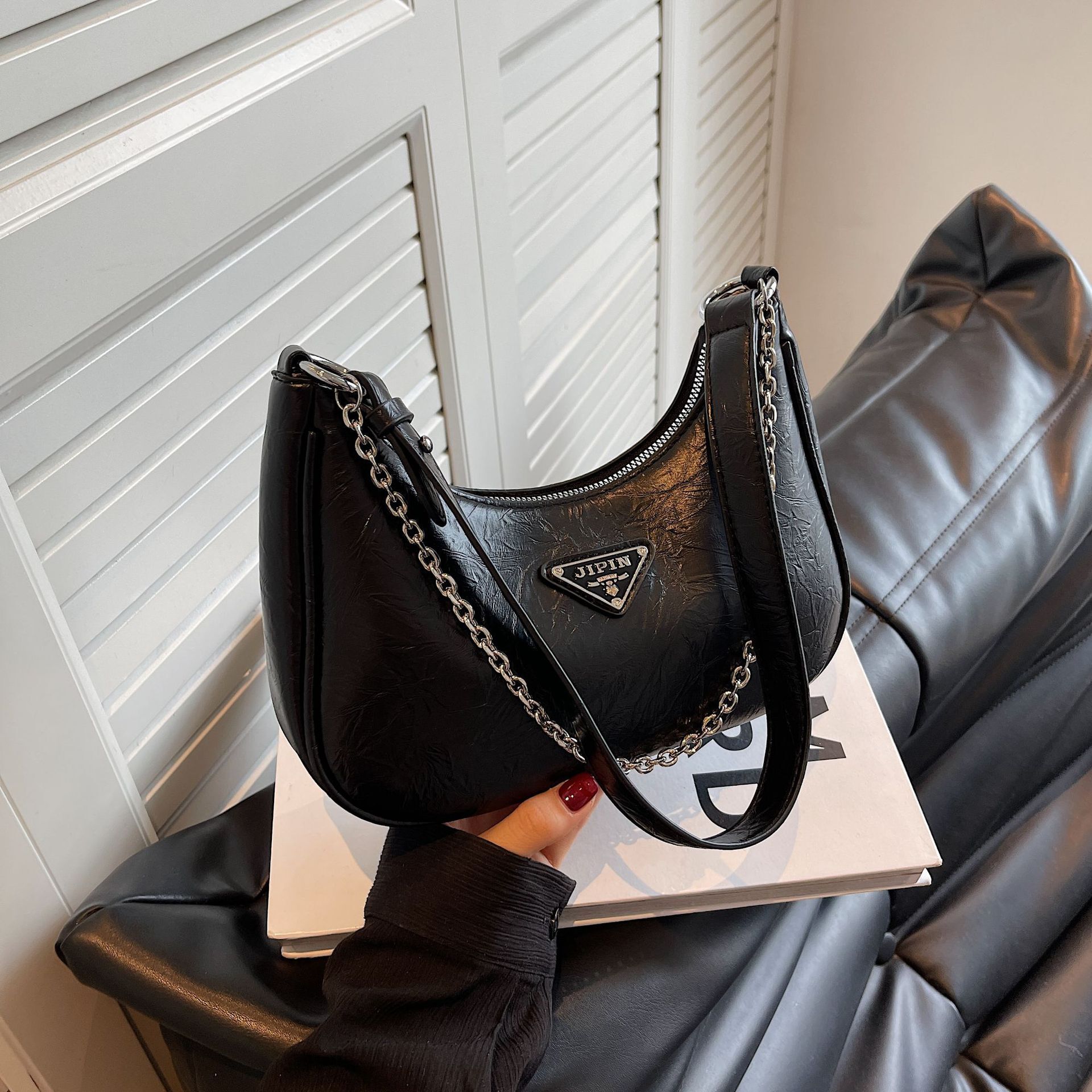 2026 New Model High-End Fashionable Niche Design Women's Popular Versatile Crossbody Single Shoulder Underarm Bag