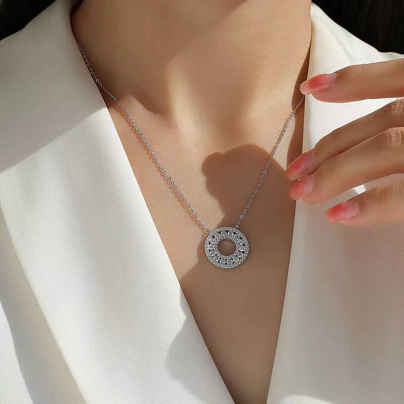 Luxury 925 Sterling Silver Pendant Fine Jewelry Moissanite Choker Trendy Hollow Circle Statement Pendant Women Wedding Necklace