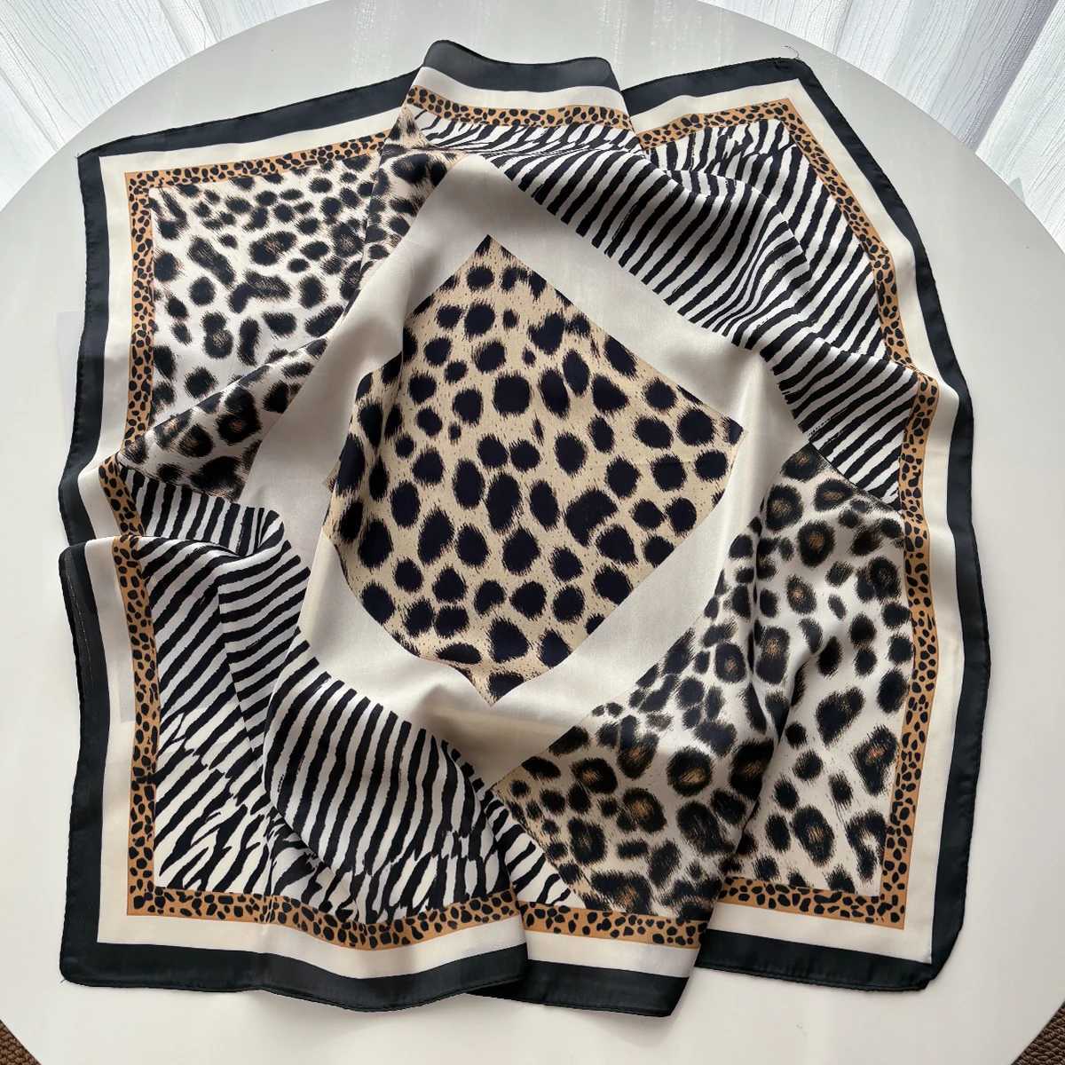Luxury 7070cm Square Scarf For Women Ladies Leopard Print Hijab Elegant Neckerchief Bandanas Soft Stain Faux Silk Scarves Shawl Z260330