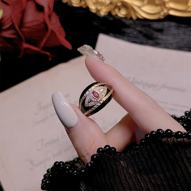 Jewlery Designer For Women New Vintage French Retro Glaze Piano Lacquer Enamel Eye-Shaped Exquisite Open Ring