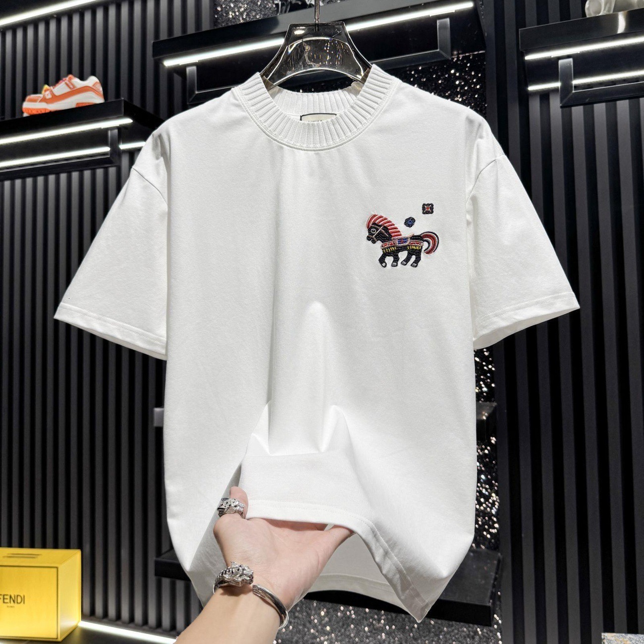 High-quality men's T-shirts high-end embroidered cartoon horse year short-sleeve T-shirt, 2026 new summer trendy loose-fitting fashion half-sleev