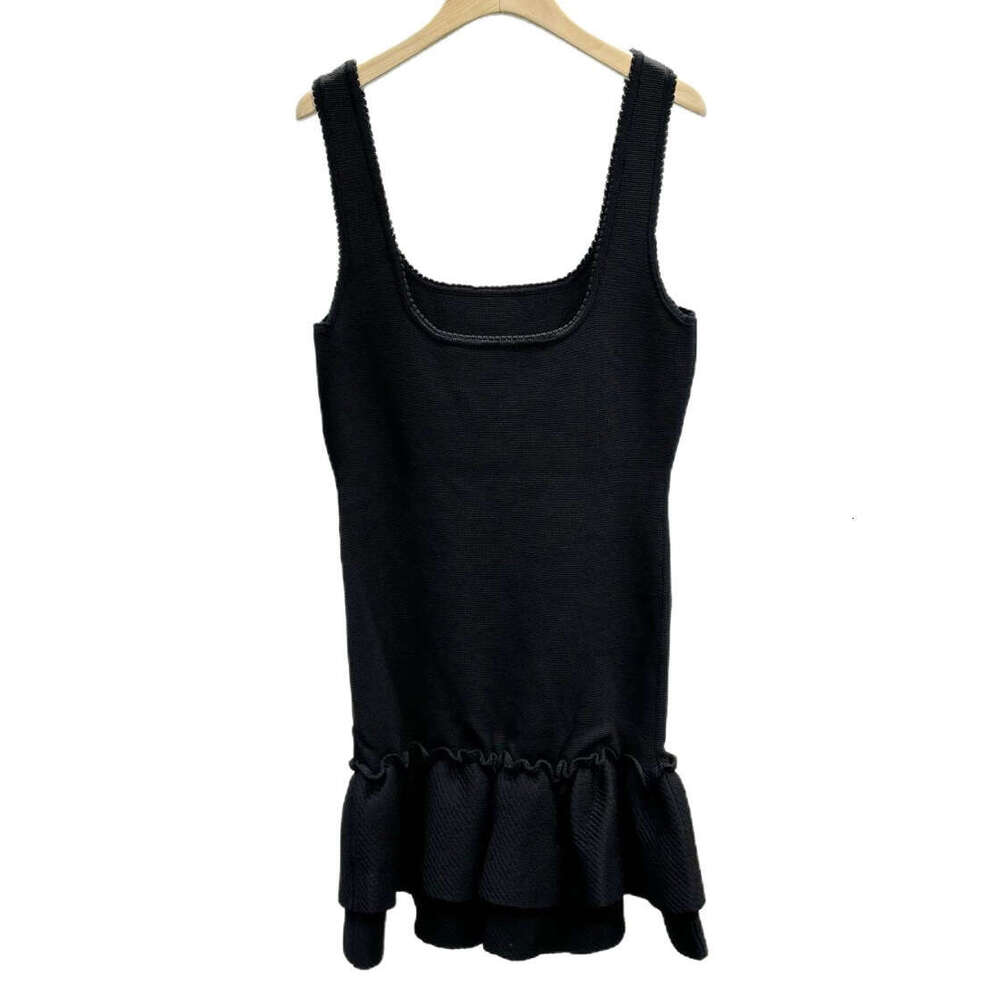 Autumn new French fashion D17 dress designer sleeveless U-neck short strap knitted women's tea skirt 2026