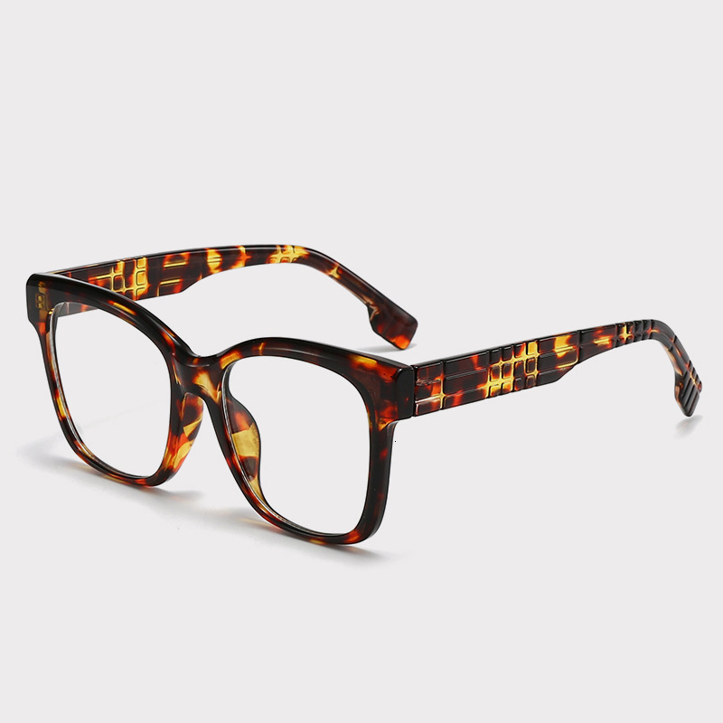 Luxury Brand Designer Style Sunglasses With Black Frames For Women With Myopia. No Makeup Required. Can Slim The Face.