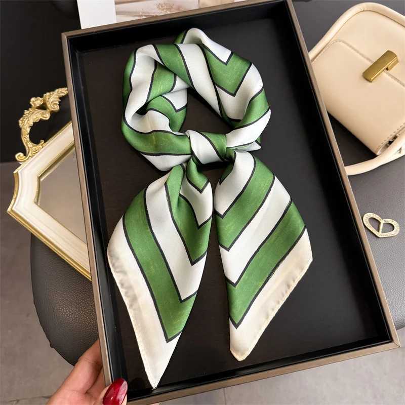 2026 New Geetric Stripes Print Silk Square Scarfs for Wen Suitable All Seasons Decorate Neck Ties Hijab Soft Foard Bandana X260328