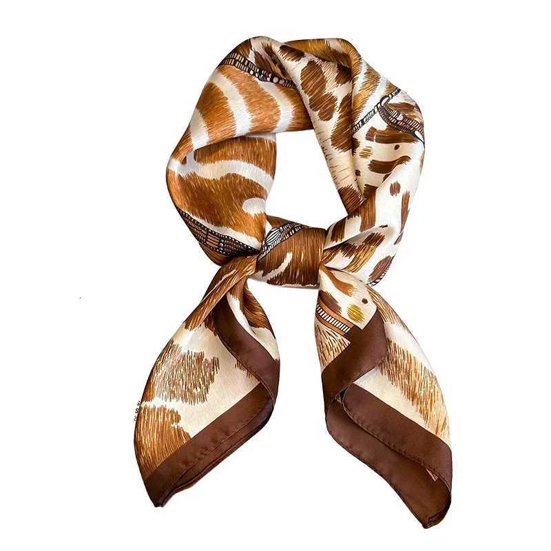 7070cm Leopard Print Silk Square Scarf for Wen Soft Satin scarf Neckerchief Hijab band Foard Bag Ribbon Off X260328