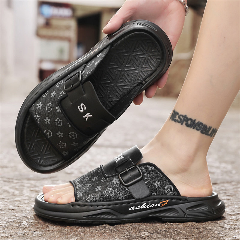 Summer New Men's Slippers 2026 Fashionable Printed Design Non slip Soft Bottom Wear resistant Outdoor Leisure Beach Cool Slippers Size 39-44 Free