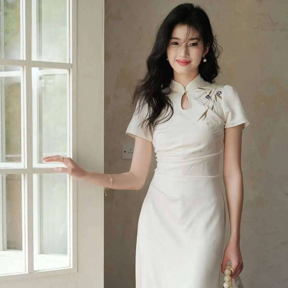 Elegant Daily Chinese Qipao Short Sleeve Ethnic Embroidery Cheongsam Vintage Slim Fitting Dress Solid Color MAKOUFEI