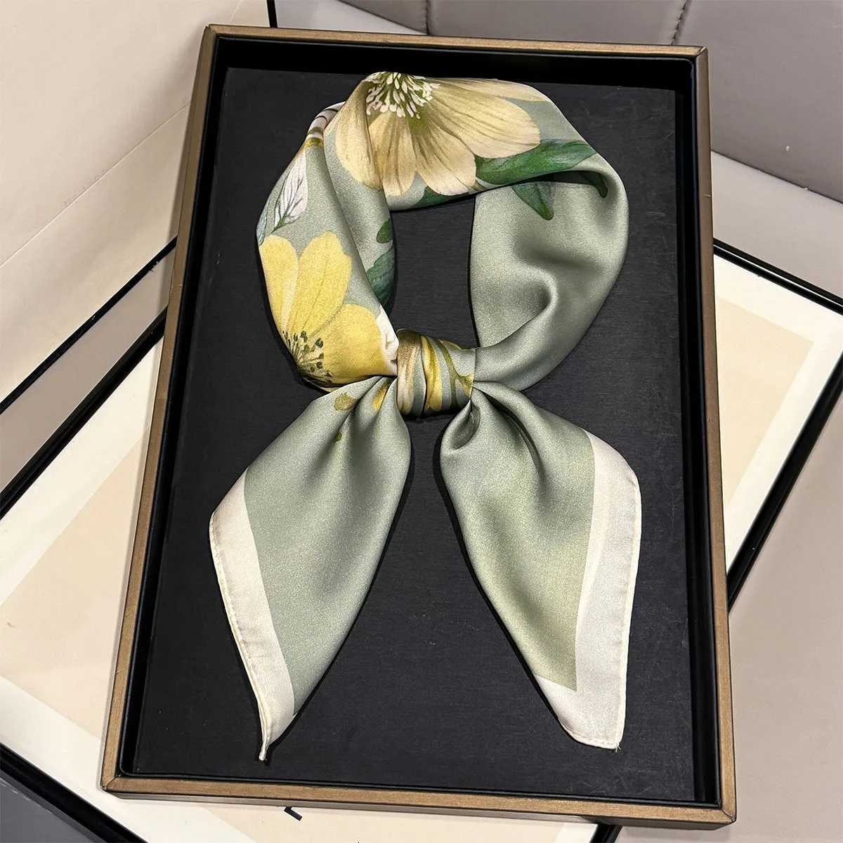 2026 New Floral Print Silk Square Scarves Fem Hijab Foard Bandana Wen Scarf Soft Satin Neck Ties Fashion Kerchief X260328