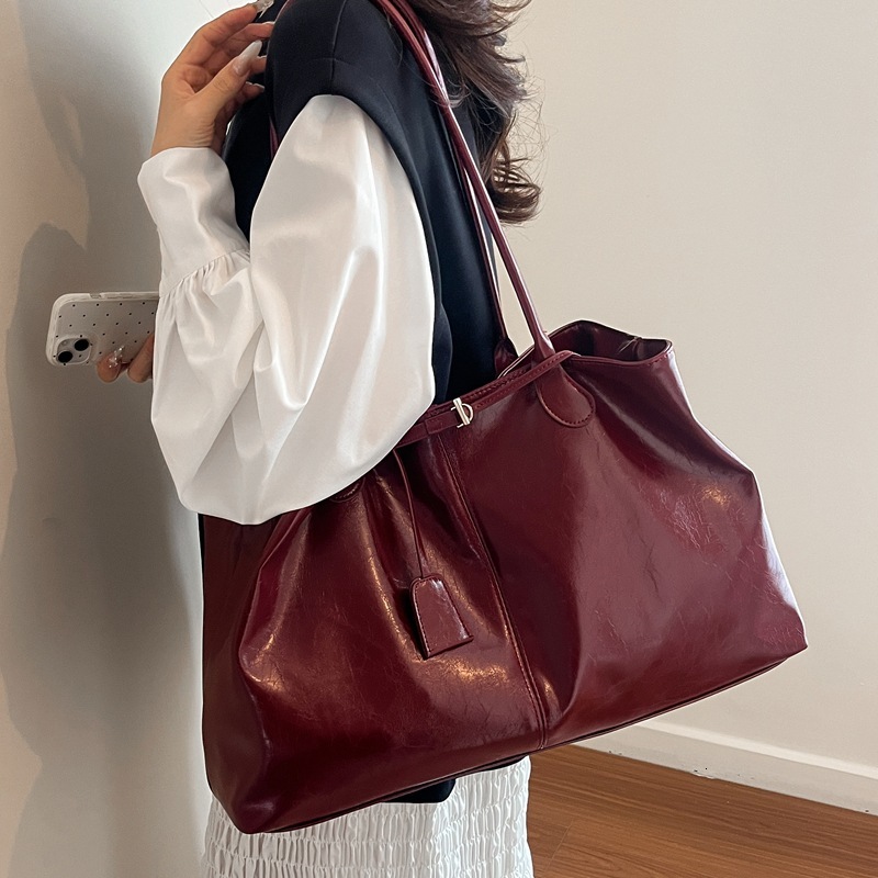 2026 New High end Large Capacity Women's Handbag, New Multi functional Commuter Crossbody Bag, Popular Shoulder Bag, Designer Bag