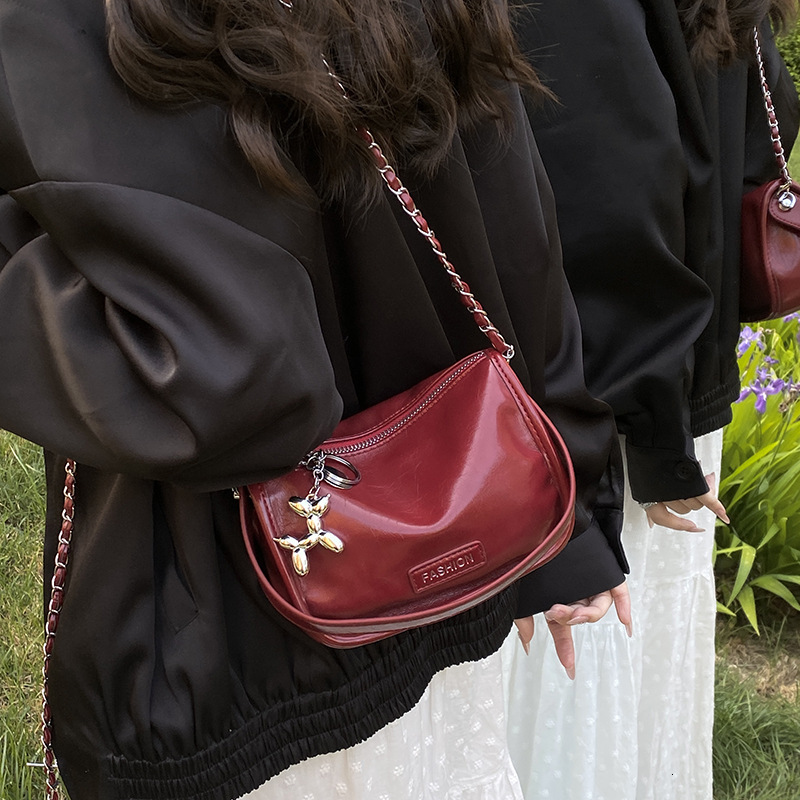 Super Hot for Women 2025 New Spring Summer Fashion Trendy Chain Crossbody Versatile Handheld Small Square Bag