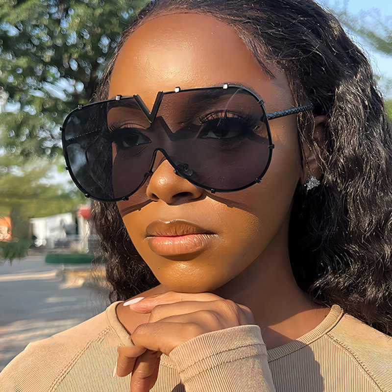 Luxury Brand Designer Sunglasses Fashion Metal One-Piece Sunglasses 2026 New European And American V Large Frame Sunglasses Ins Internet Celebrity Sun