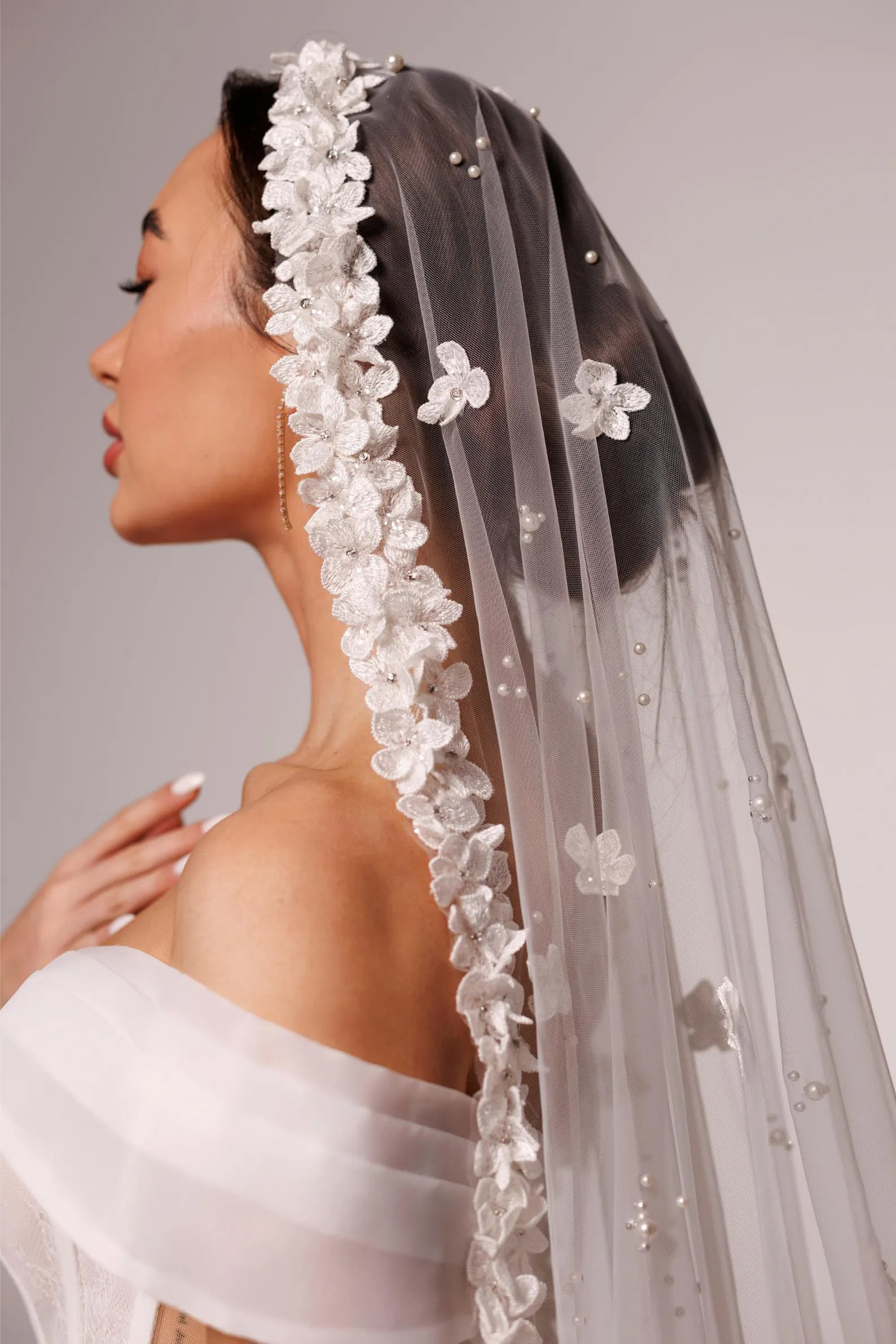 Fashion Bridal Veils Long Appliques Lace Wedding Veil 1 Layer 3 Meters Long Tulle For Brides Hair Accessories Custom Made