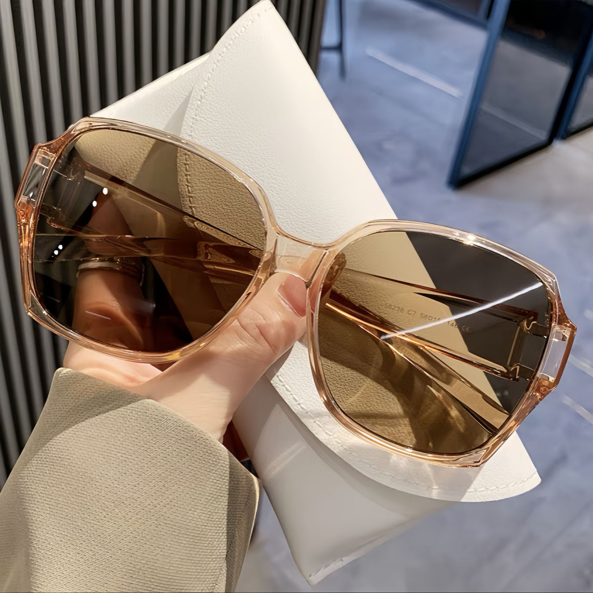 2026 New Anti Glare Designer Sunglasses Luxury Brand Fashion Accessories Outdoor Sports Fishing Circular Large Frame Anti UV Men's Sunglasses Who