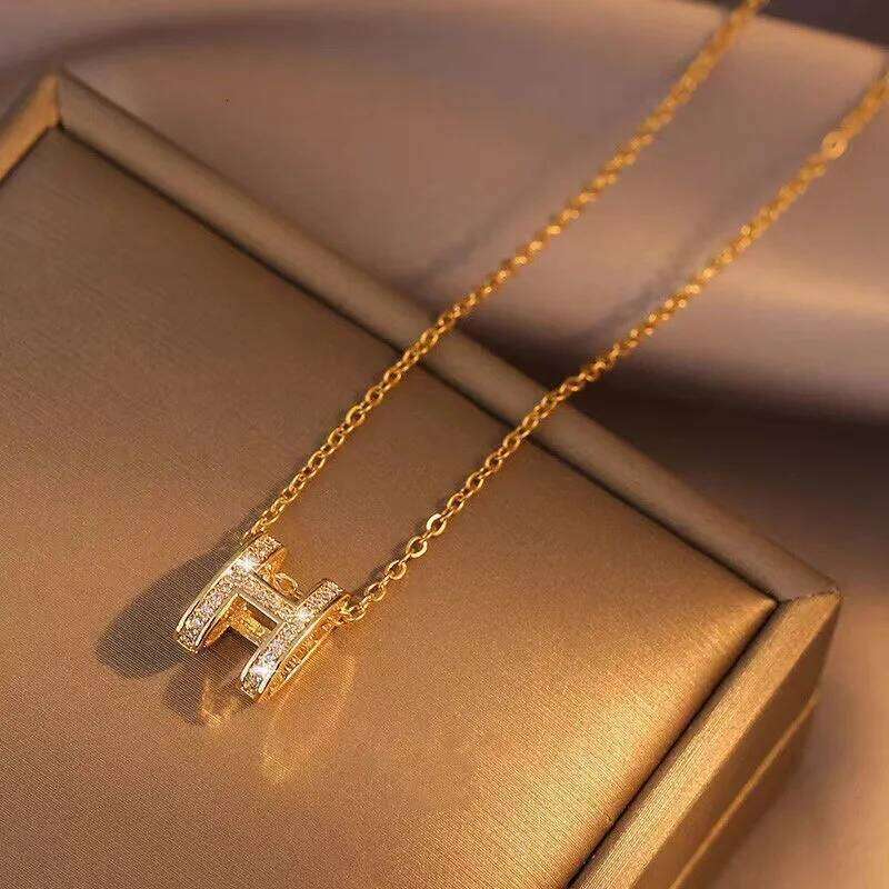 Necklaces Copper Inlaid With Zircon Exquisite And Fashionable H Shaped Letter Pendant Necklace For Women S Banquet Wedding Jewelry Visionice
