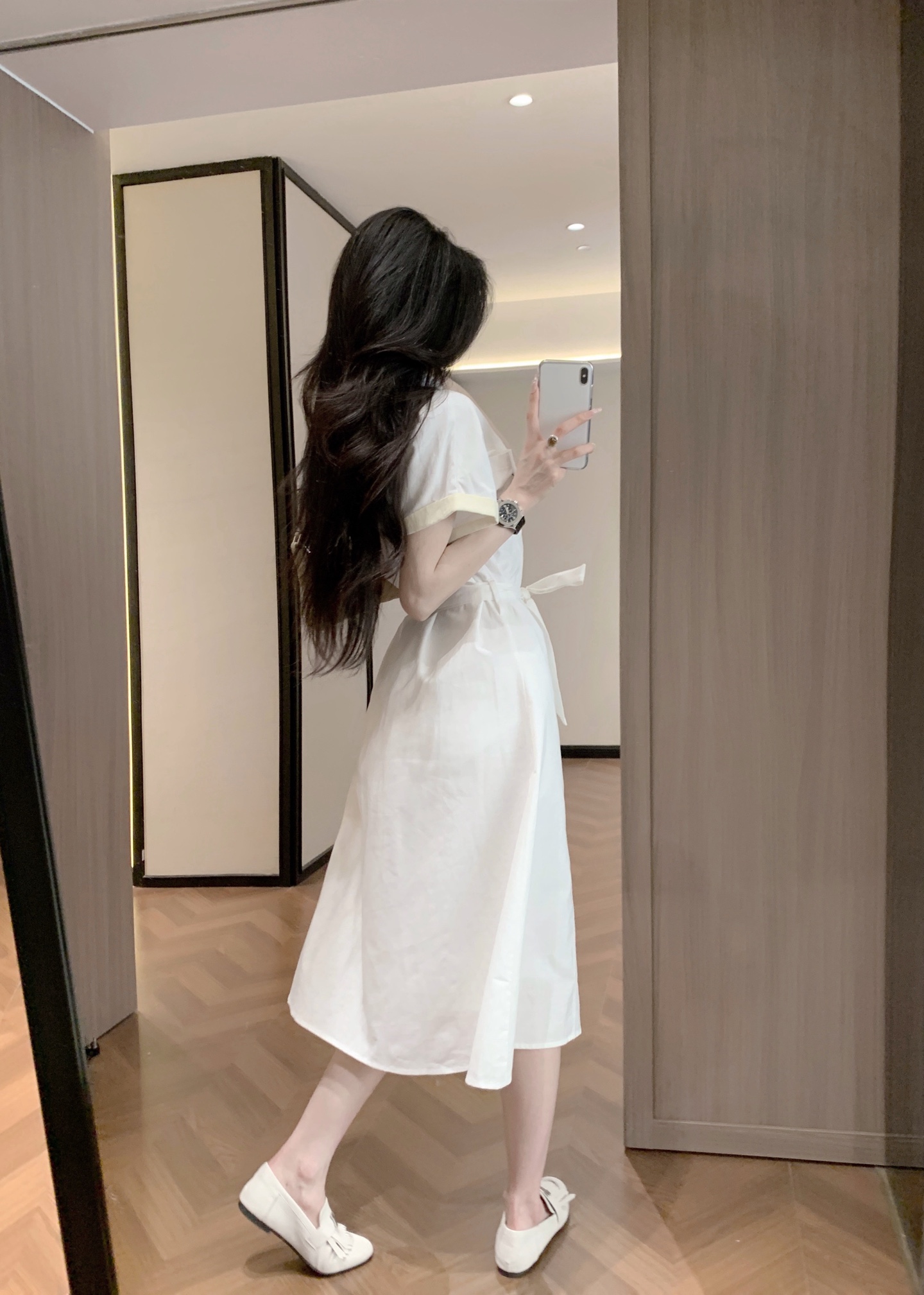 Chic Shenzhen Nan'ou Minimalist Embellished Neckline Flap Hem Unbuttoned Women's Top