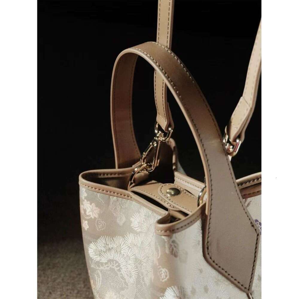 Song Brocade New Chinese National Style Cheongsam Bucket Early Spring Cowhide Single Shoulder Handbag Crossbody Bag Chinese Embroidery Fashion Bag Tot