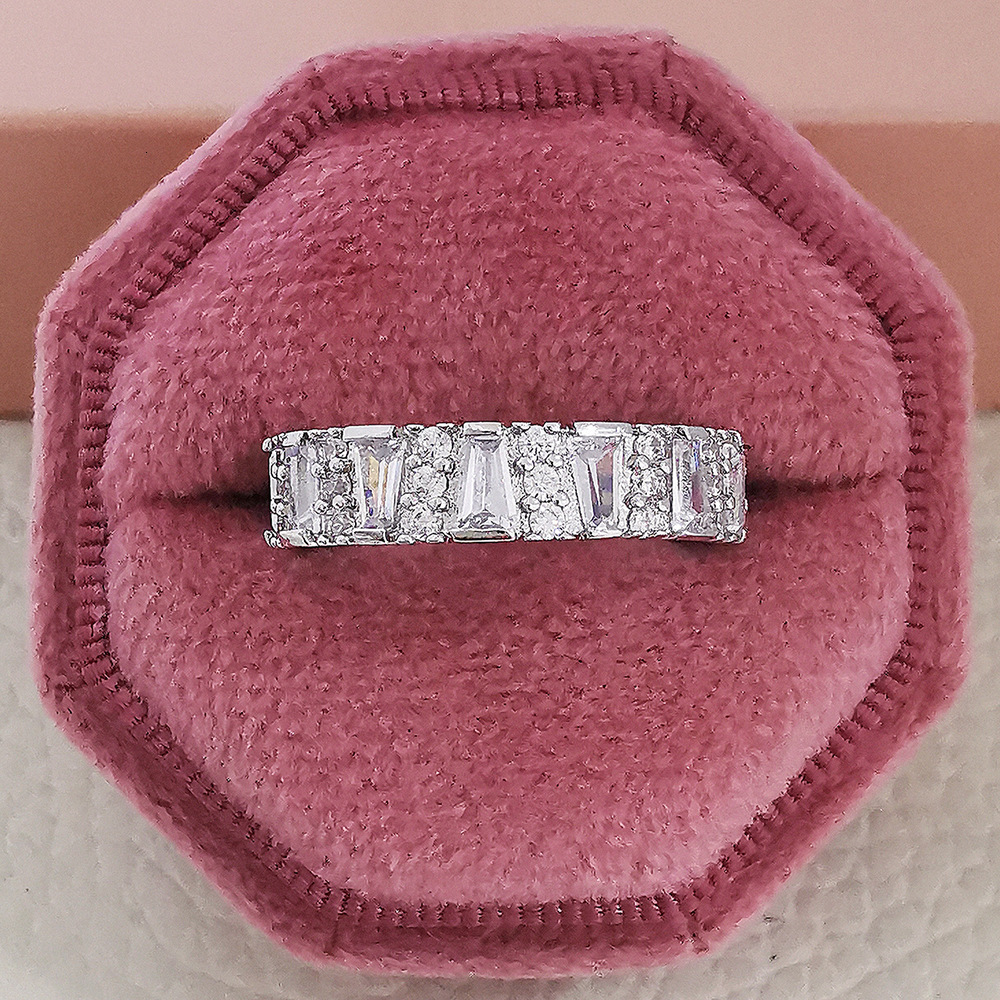 Designer Luxurious New Style European High-end Quality Aaa-grade Full Diamond Irregular-shaped Zirconia Ring For Women