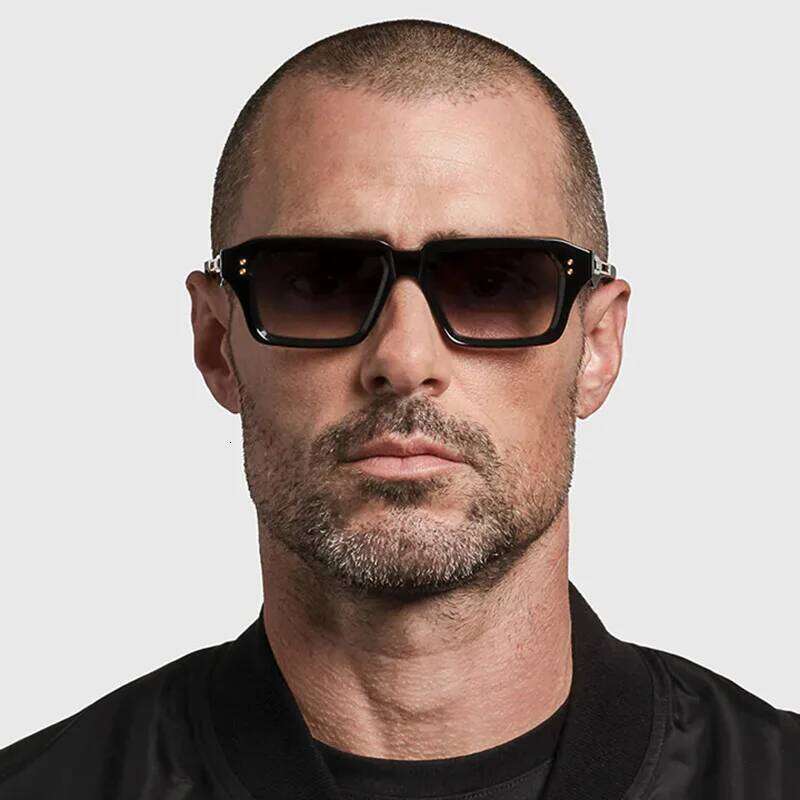 New Square Frame Metal Sunglasses for Men Stylish Retro Street Style Shades Travel Outdoor Sports UV Protection Goggles 26Y0330