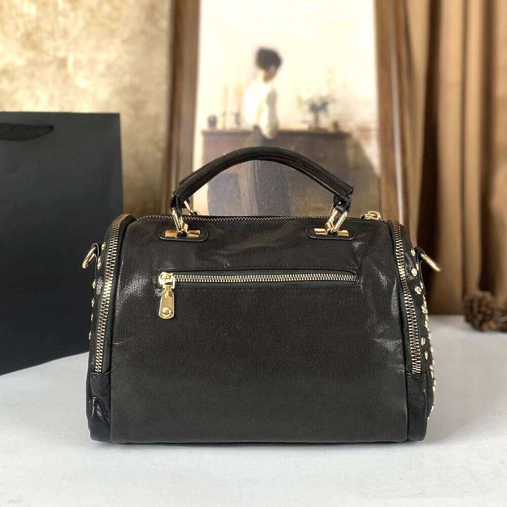 Women's High-End Fashion Trend Diamond Studded Punk Style Crossbody Handbag Large Capacity For Commuting
