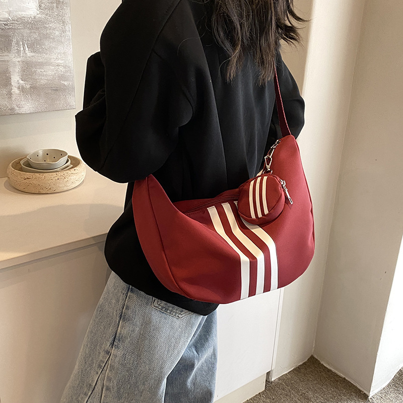 New Fashionable Niche Design Crossbody Korean Version Versatile Casual Dumpling Work Commuting Shoulder Bag for Women