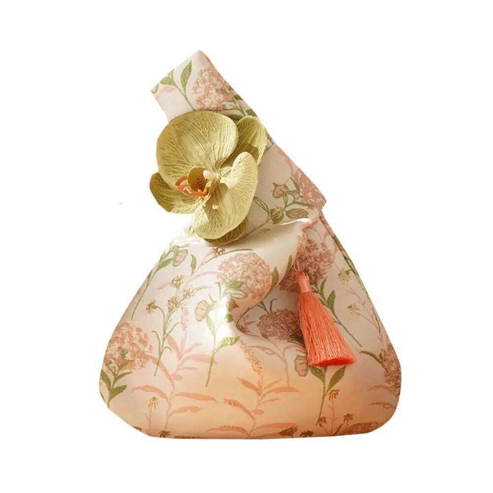 Chinese Embroidery Flower Pendant Girls Storage Bags Tassel Knot Wrist Bag Cheongsam Accessories New Chinese Style Handbag Small Item Pouch