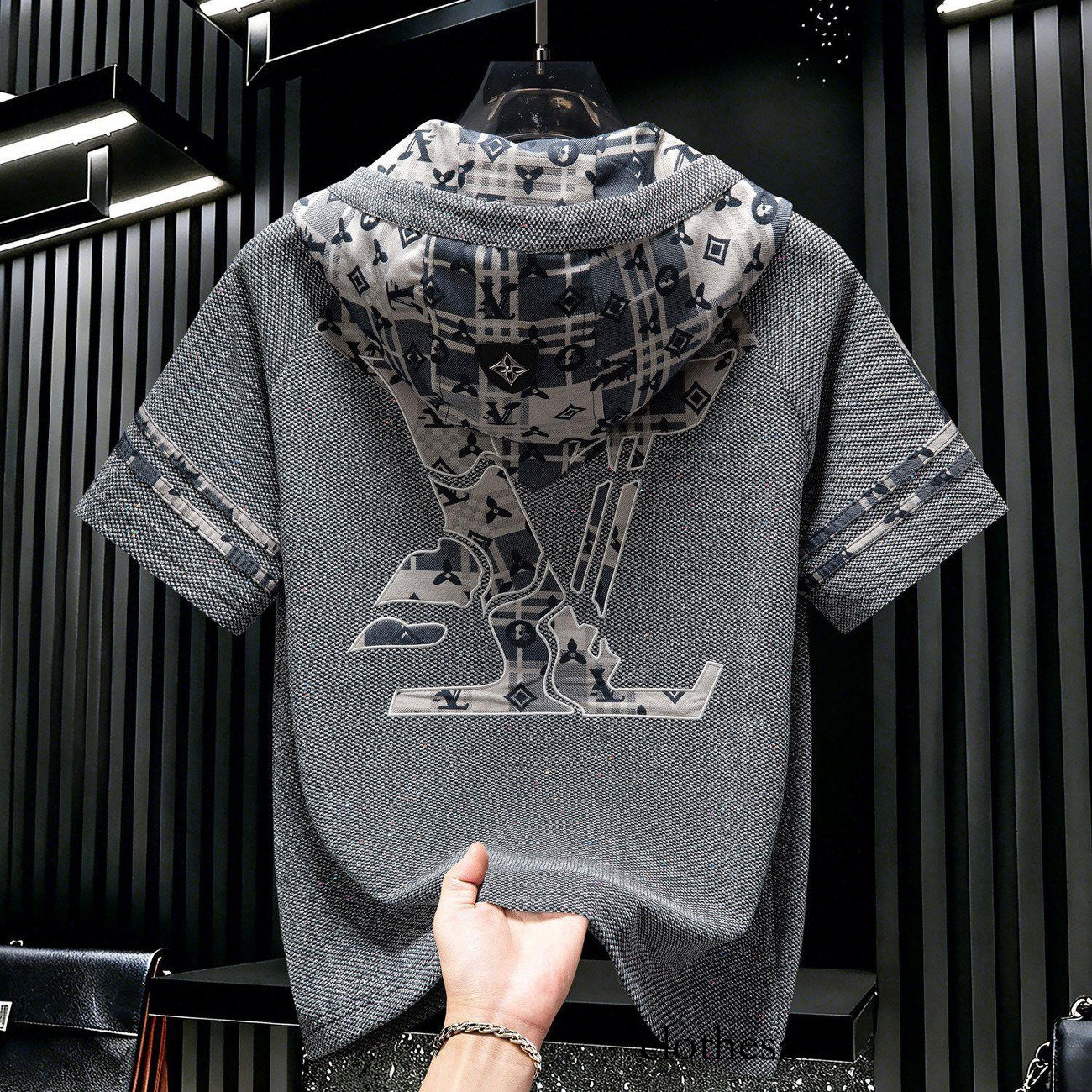 High-quality men's hooded T-shirt European high-end trendy brand patchwork hooded badge polo shirt, short-sleeved, 2026 new summer light luxury f