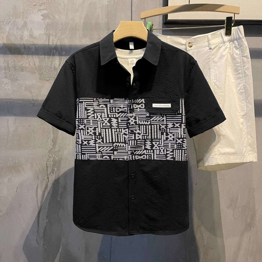 American street style trendy men, short-sleeved, summer 2025 new model, fun patchwork, contrasting colors, simple collared shirt for men